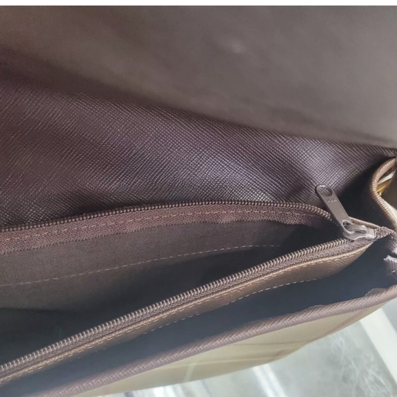 Burberry Vintage 1980s Crossbody - Picture 3 of 11